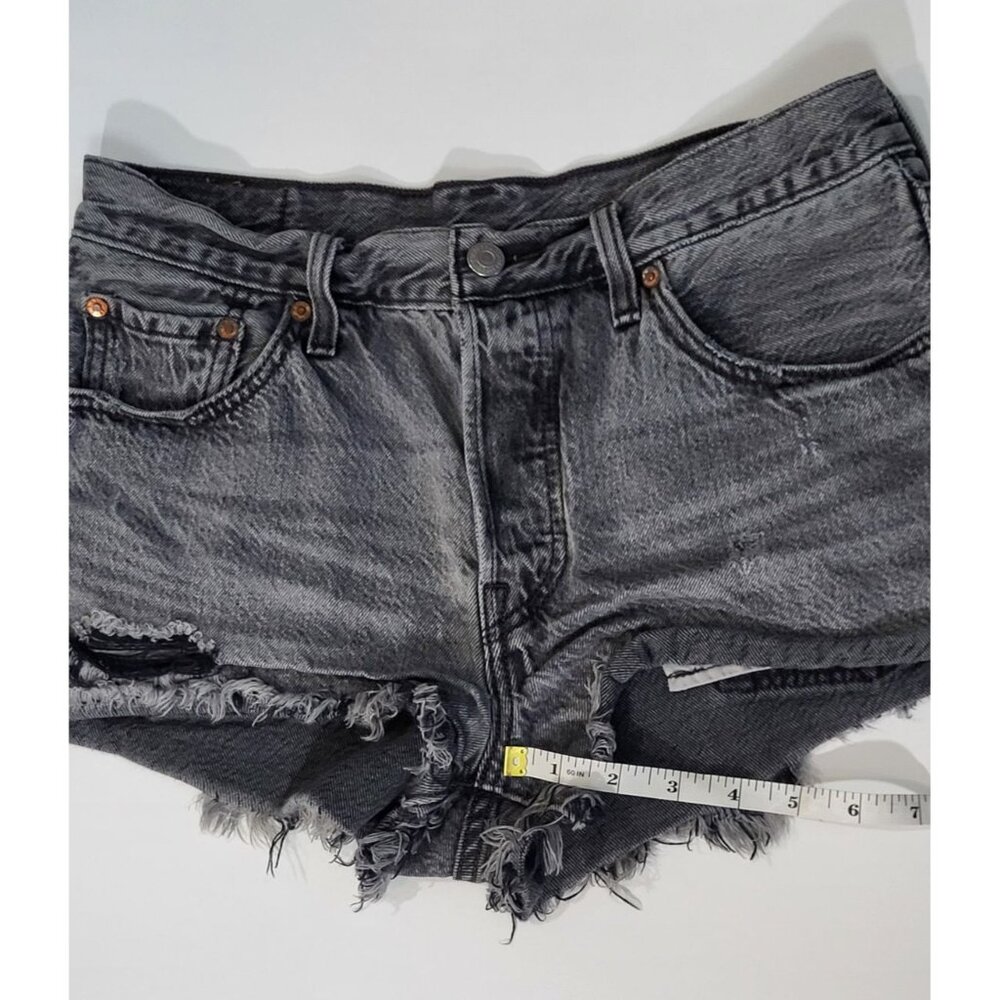 Levis 501 Womens Distressed Denim High-Waisted Button Fly Cutoff Shorts Size 28 - Picture 7 of 11